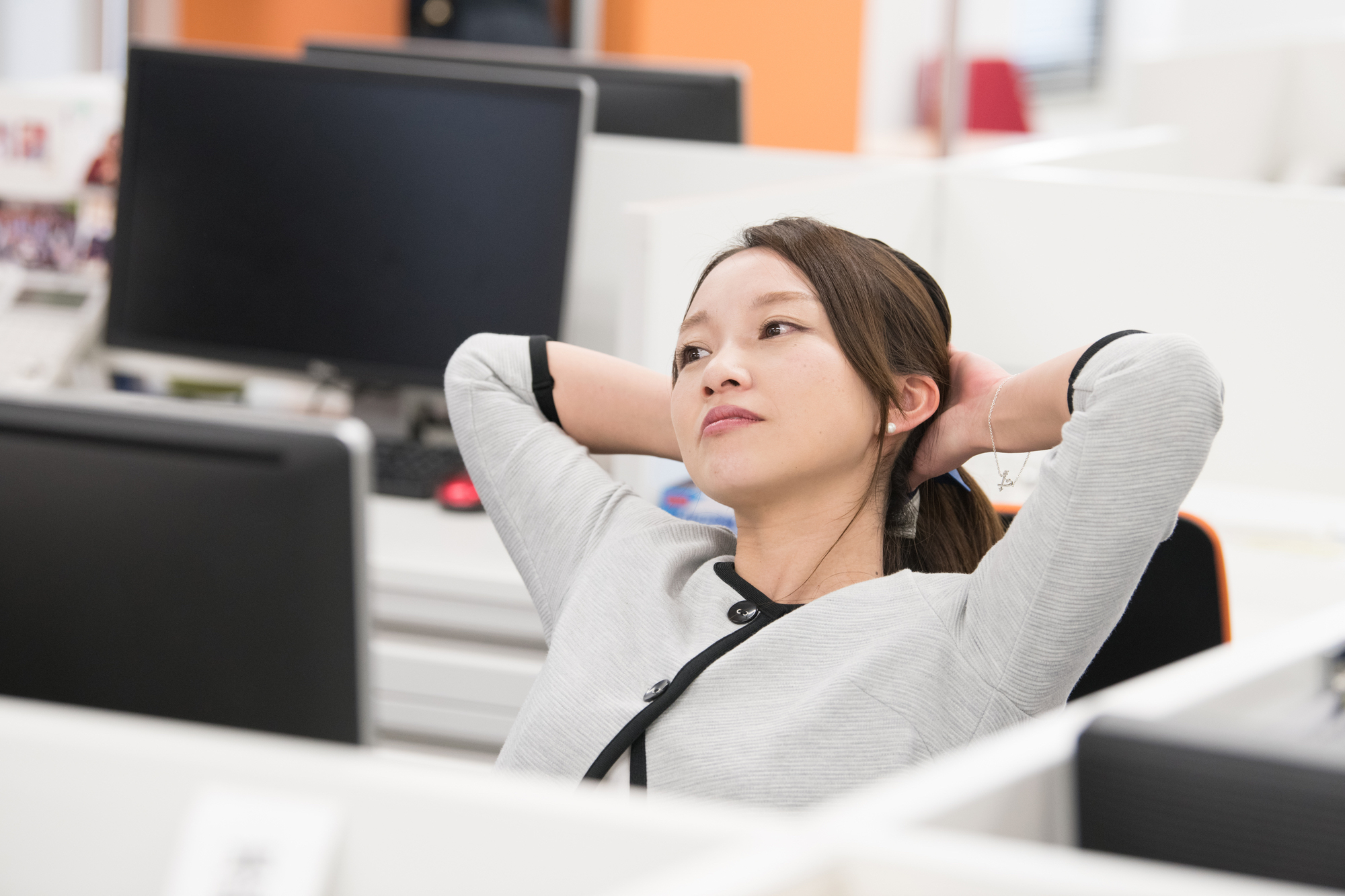 事務職が抱えるストレスは人間関係や給与面！悩みや不安の解消方法を解説