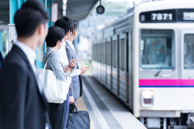 意外に落とし穴？！転職先への通勤時間が長すぎて辛い…