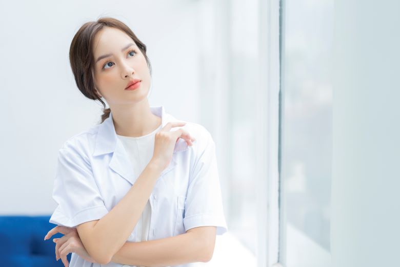 女医